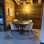 Les Elans Apartment